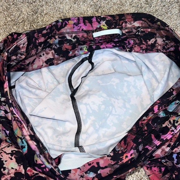 Lululemon Base Pace High-Rise Tight 25" Stencil Blossom Red Multi Size 10 - Picture 11 of 11